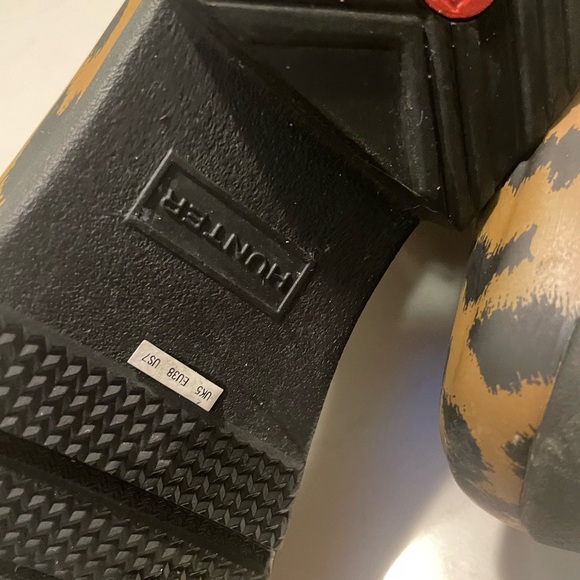 Hunter Black and Yellow Leopard Print Boots - Picture 6 of 10